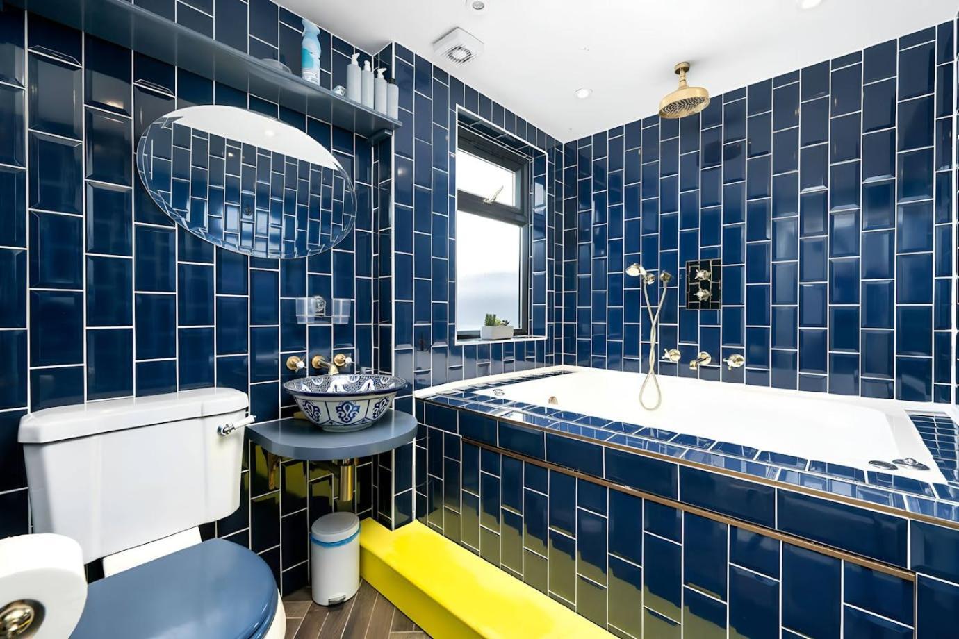 Jacuzzi London